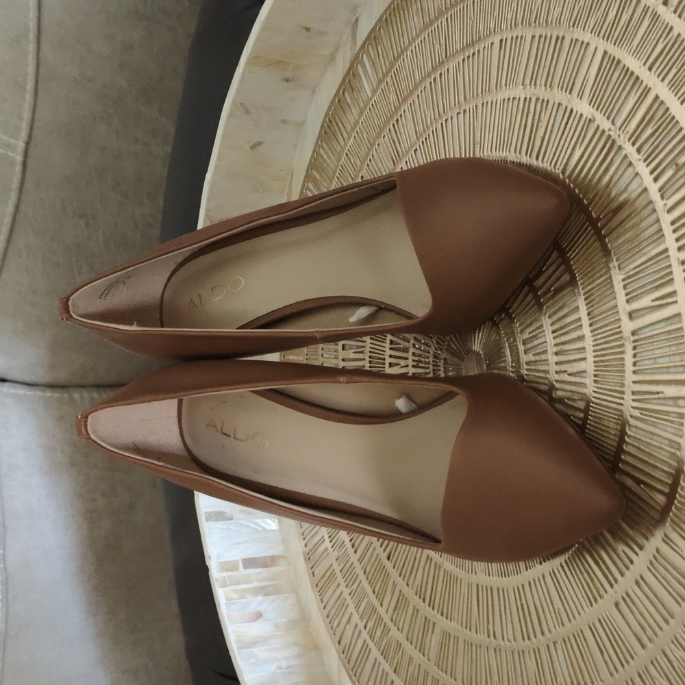 ALDO Camel pumps